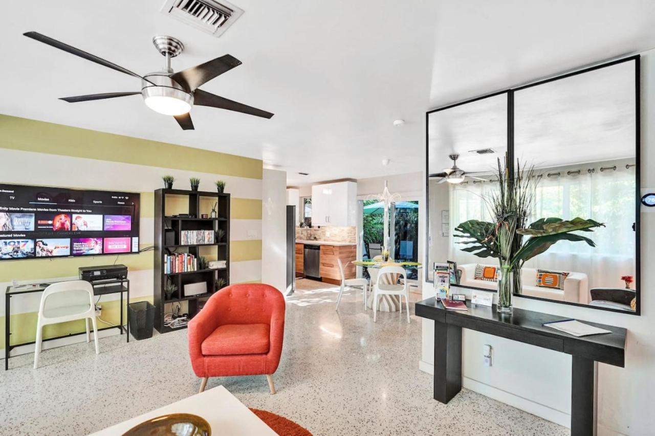 3bed 2bath With Pool, 5 Min. Walk To Food And Fun *