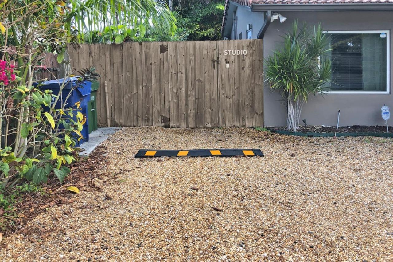 3bed 2bath With Pool, 5 Min. Walk To Food And Fun Holiday home *