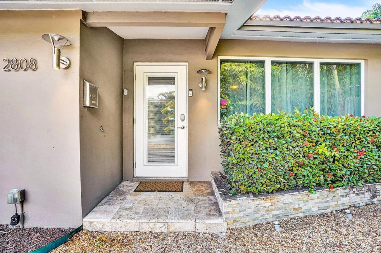 3bed 2bath With Pool, 5 Min. Walk To Food And Fun