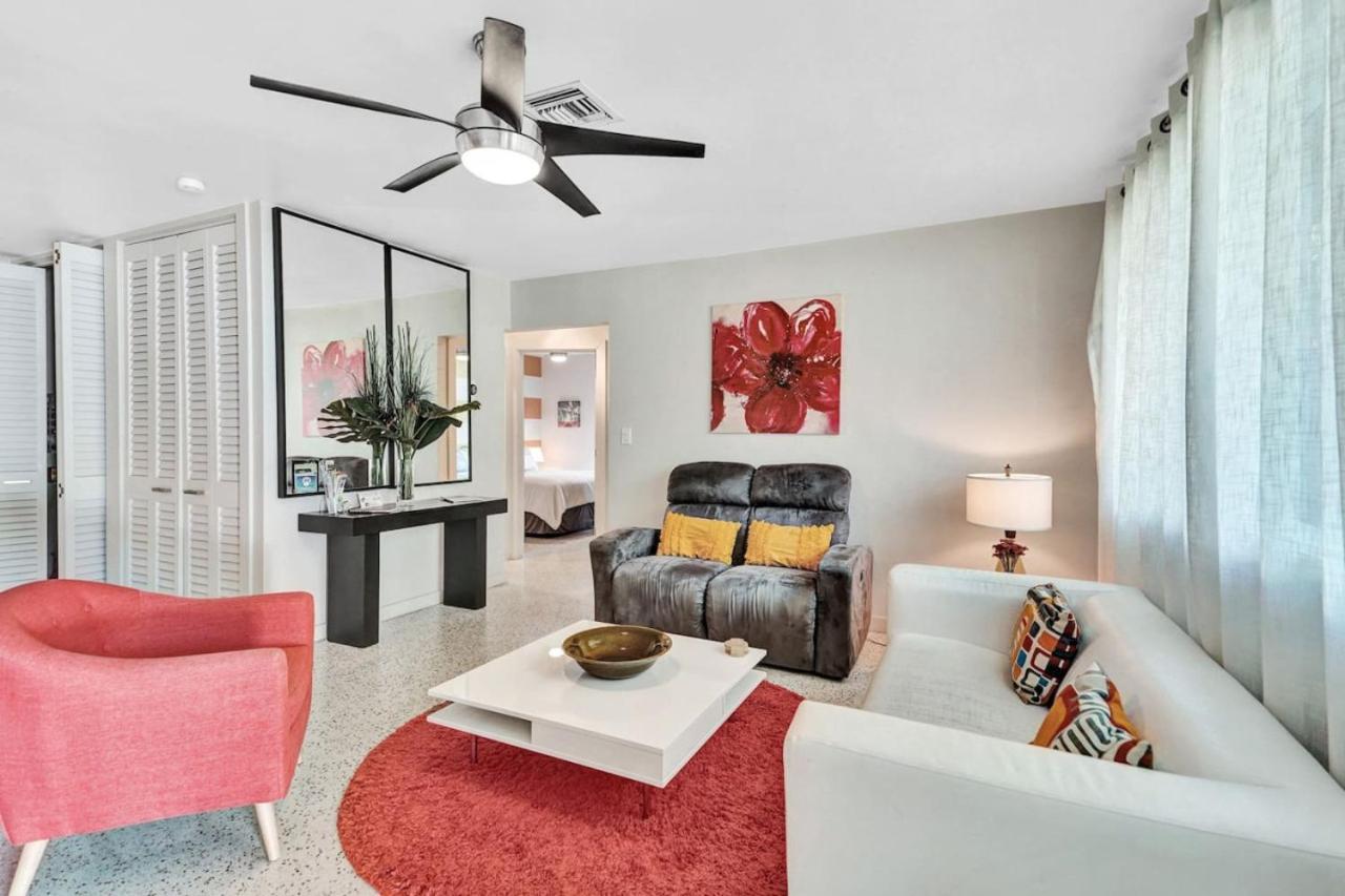 Holiday home 3bed 2bath With Pool, 5 Min. Walk To Food And Fun Fort Lauderdale