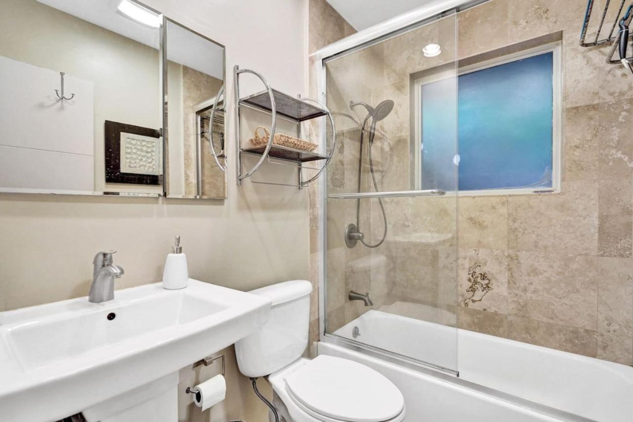 3bed 2bath With Pool, 5 Min. Walk To Food And Fun Fort Lauderdale