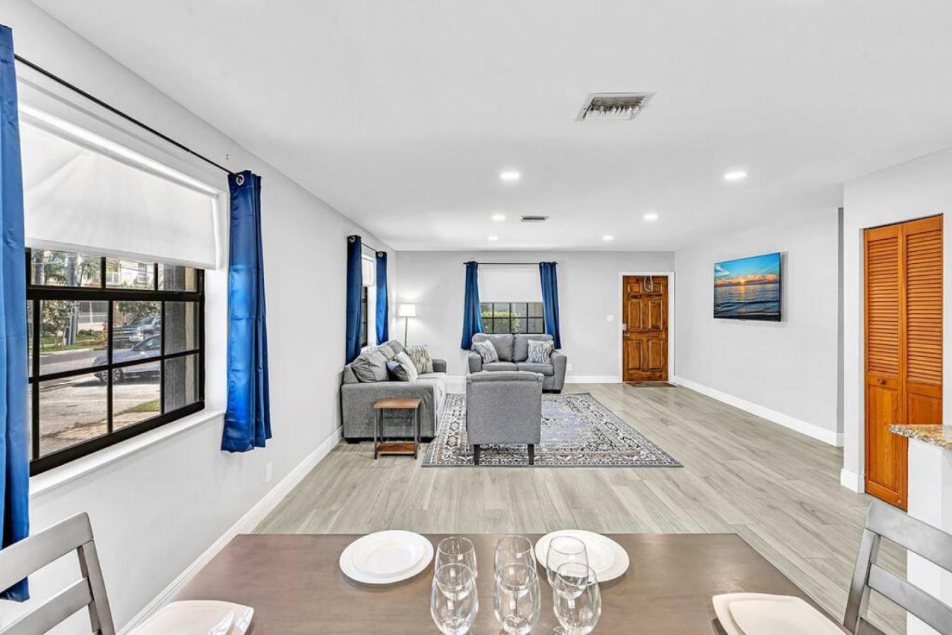 Front Unit A Charming 2 Bedroom Olas Holiday home