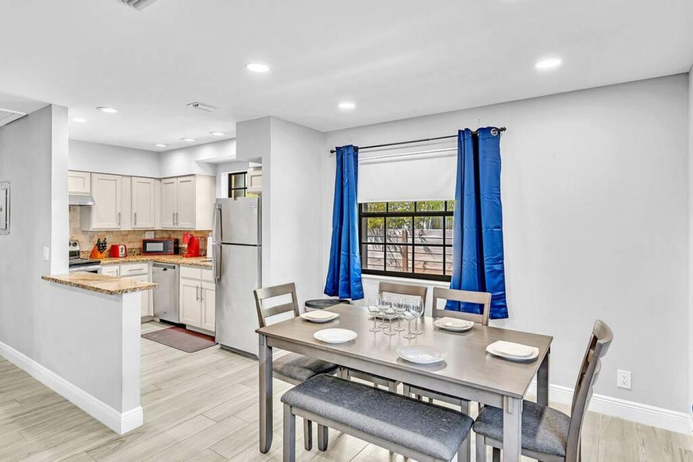 Front Unit A Charming 2 Bedroom Olas *