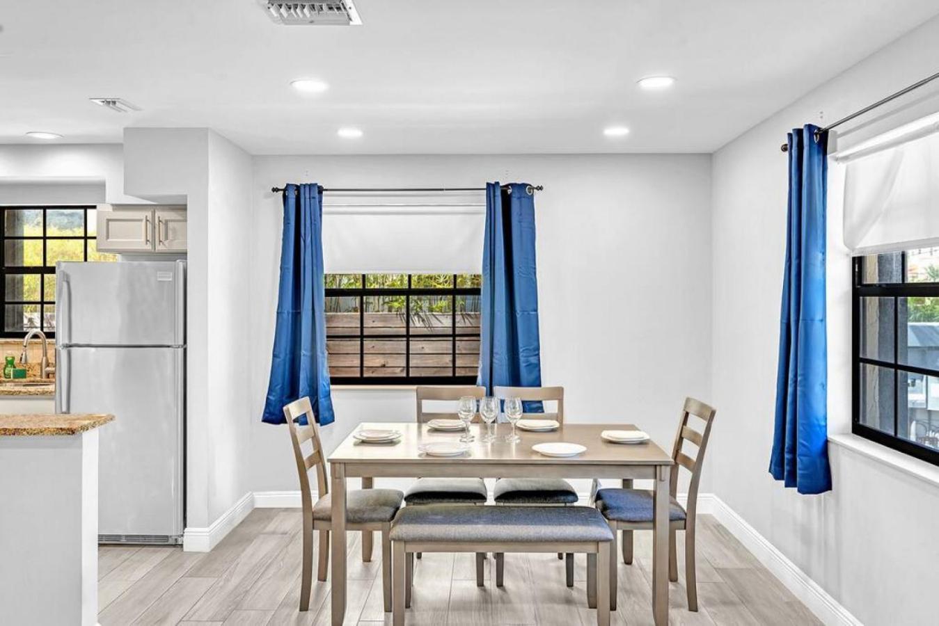 Front Unit A Charming 2 Bedroom Olas Holiday home Fort Lauderdale