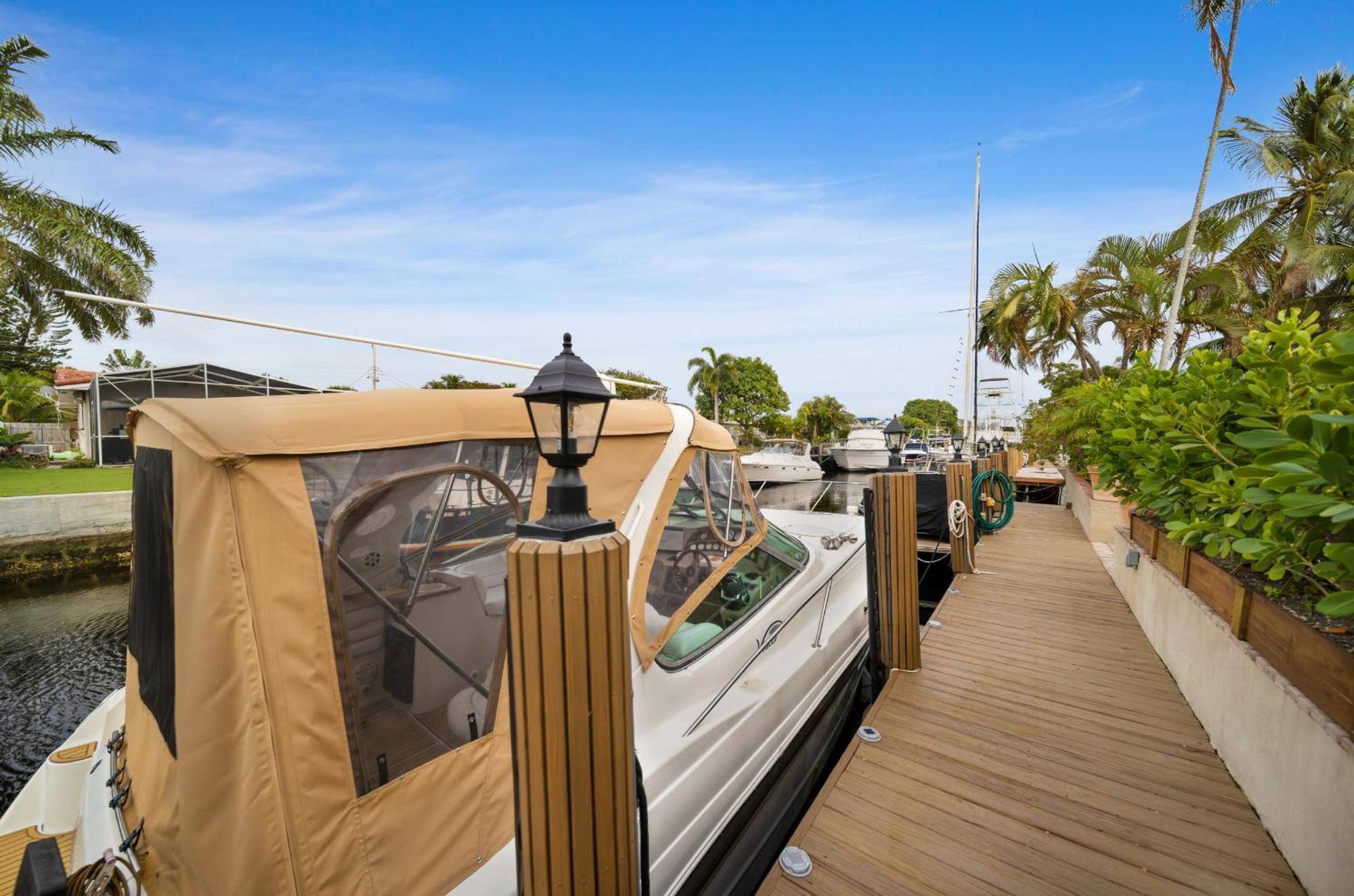 The Boat House - River Harmony Apartment *