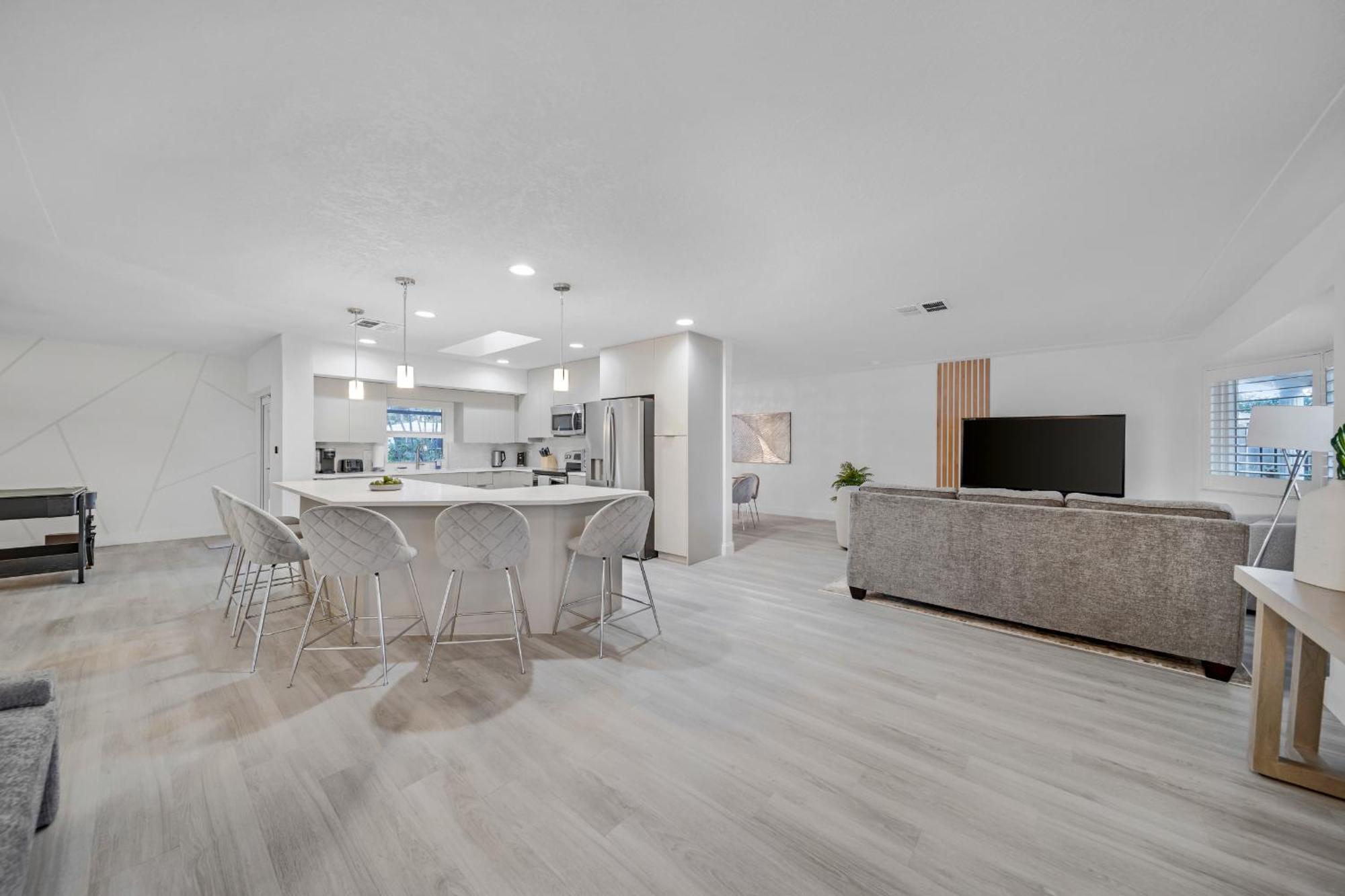 The Boat House - River Harmony Apartment