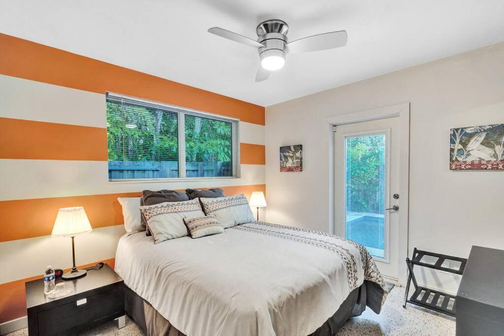 Heated Pool, Parking, 5 Min Walk To Food And Fun! * Fort Lauderdale
