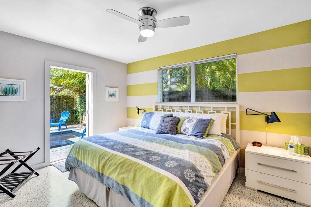 Heated Pool, Parking, 5 Min Walk To Food And Fun!