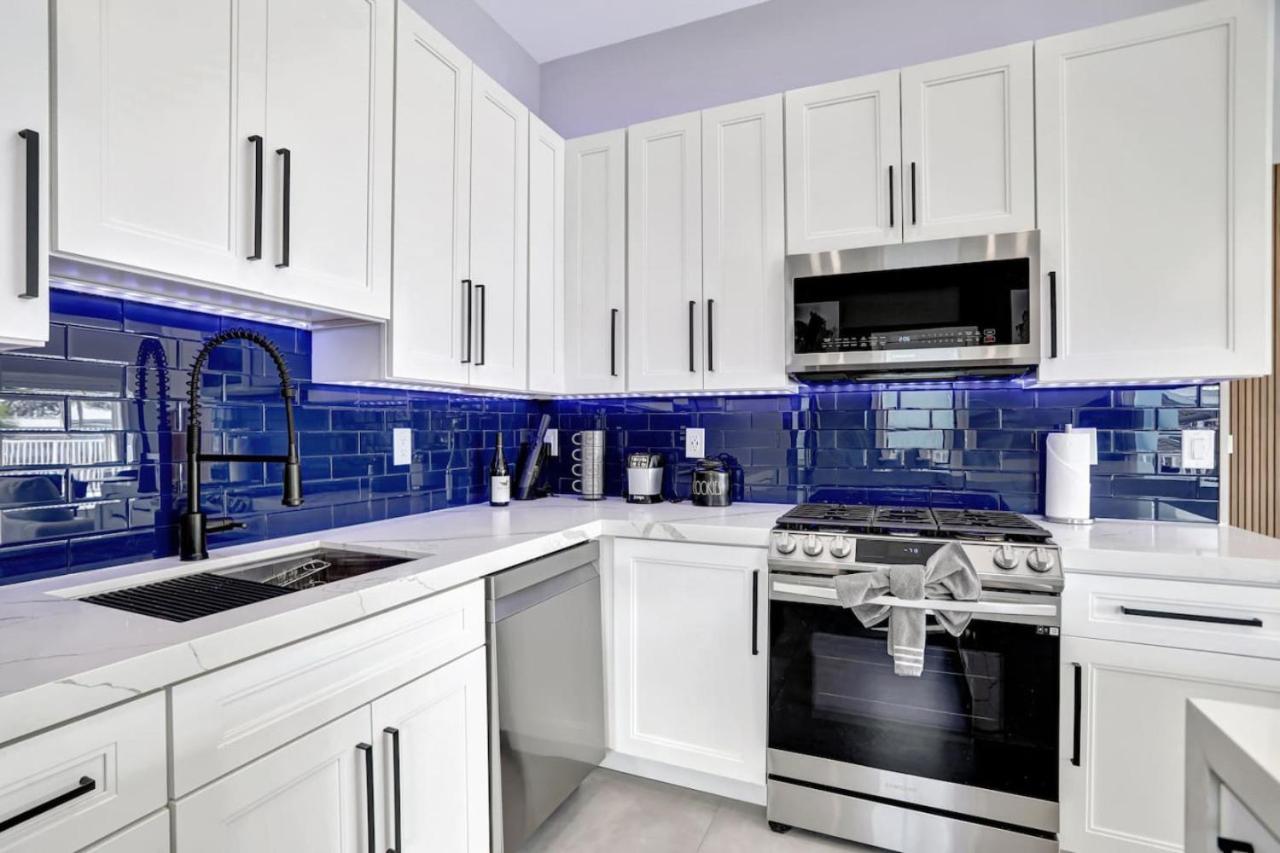 3br Waterfront With Heated Pool And