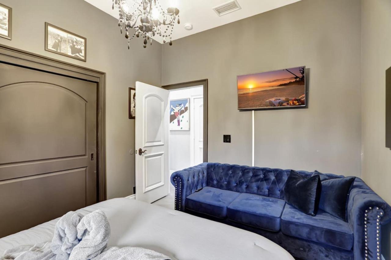 3br Waterfront With Heated Pool And *