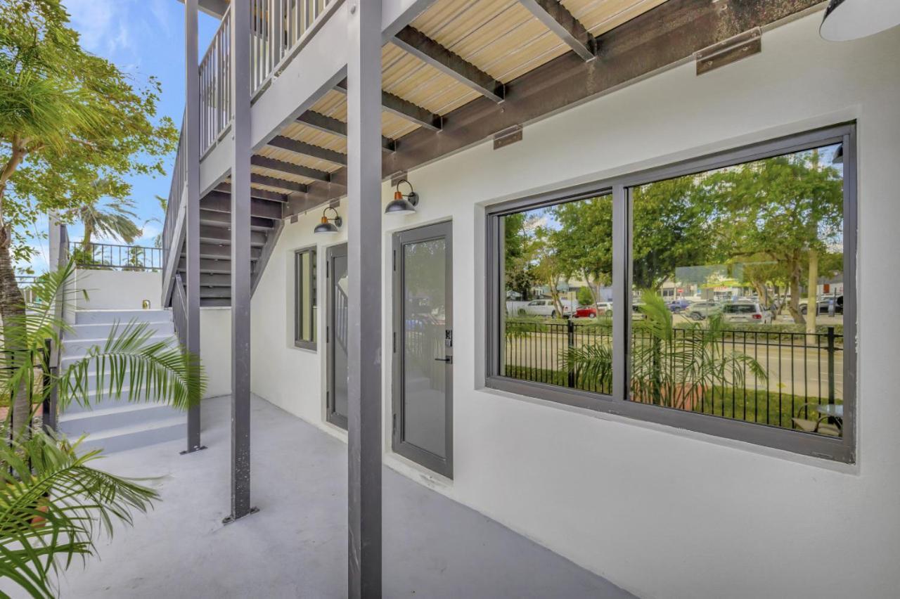2 Combo Walk To Off Olas 2ab Apartment *