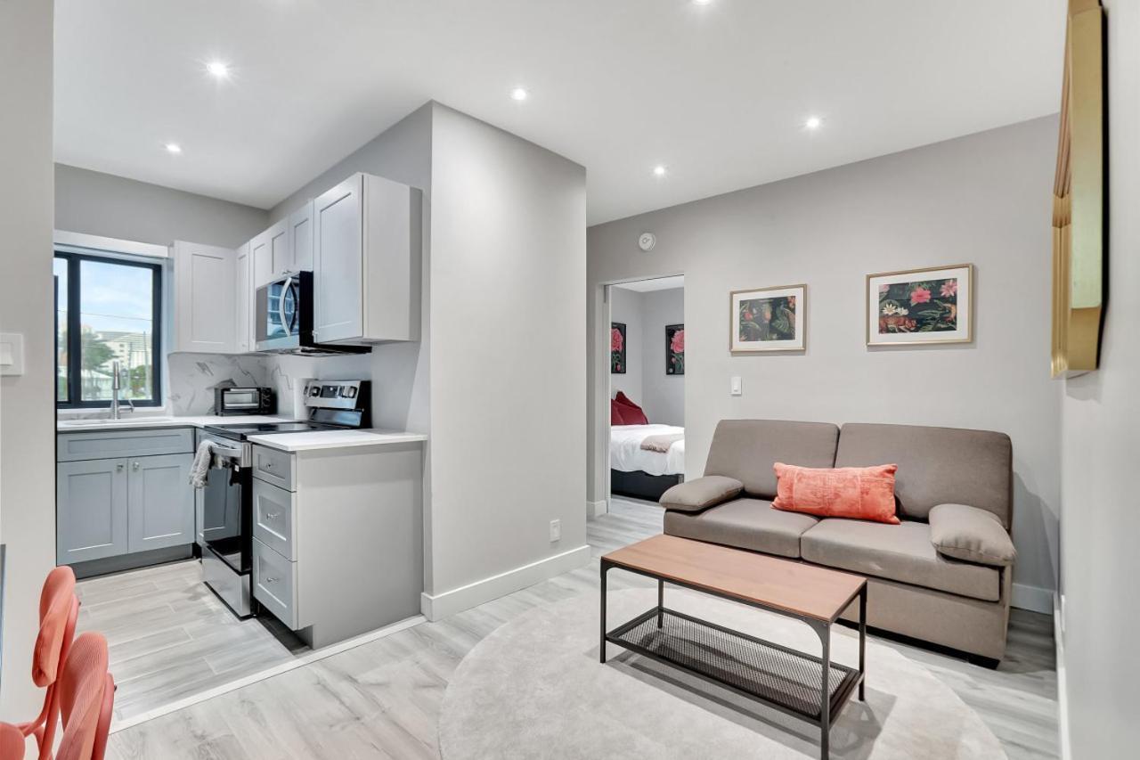 Right Off Olas Steps To Ftl 1a Apartment