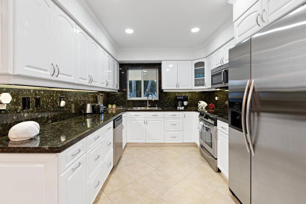 Walking Distance To The 3br House With 1 * Fort Lauderdale