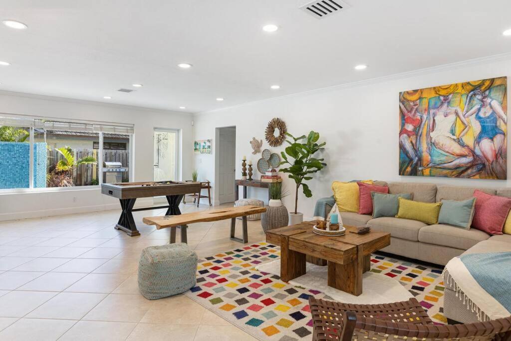 Walking Distance To The 3br House With 1 Holiday home Fort Lauderdale