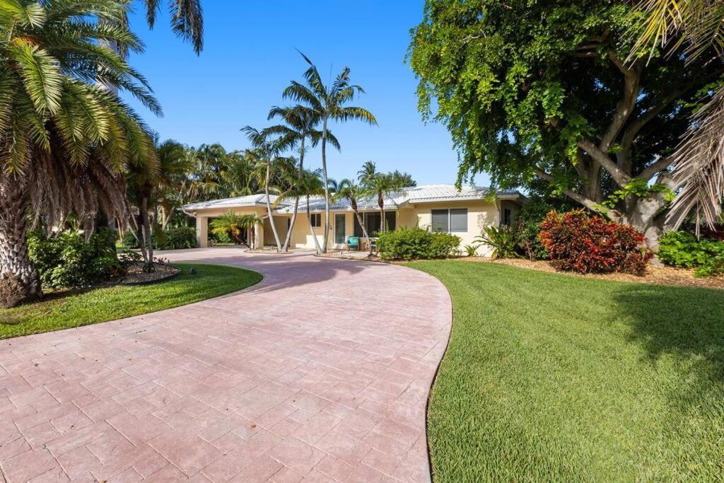 Walking Distance To The 3br House With 1 Fort Lauderdale