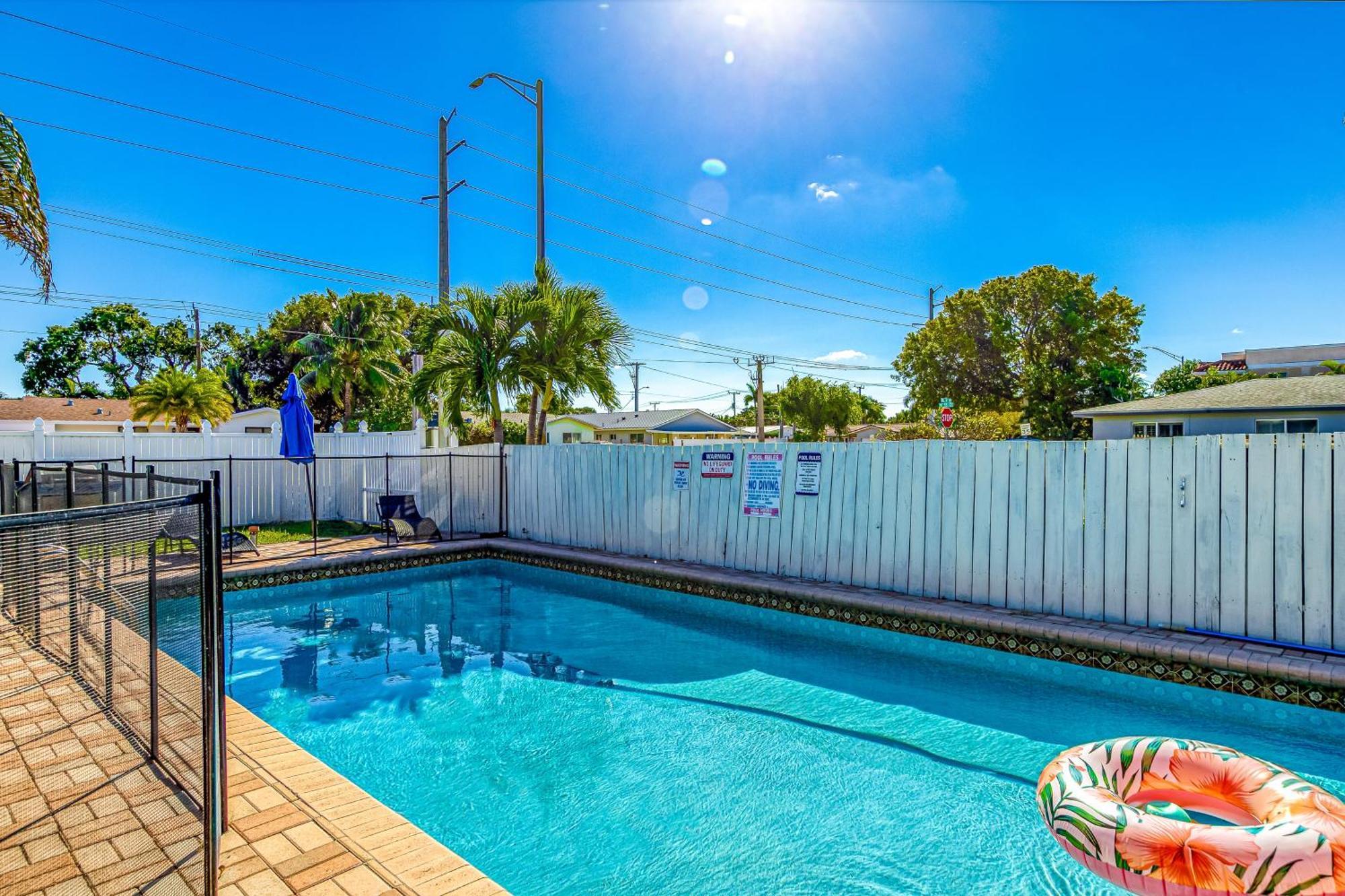 Radiant Palms Apartment
