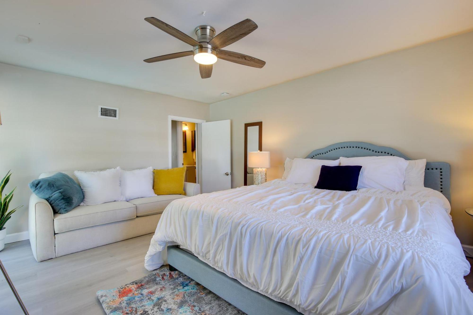 Lauderdale With Pool 3 Mi To Dtwn! Holiday home Fort Lauderdale