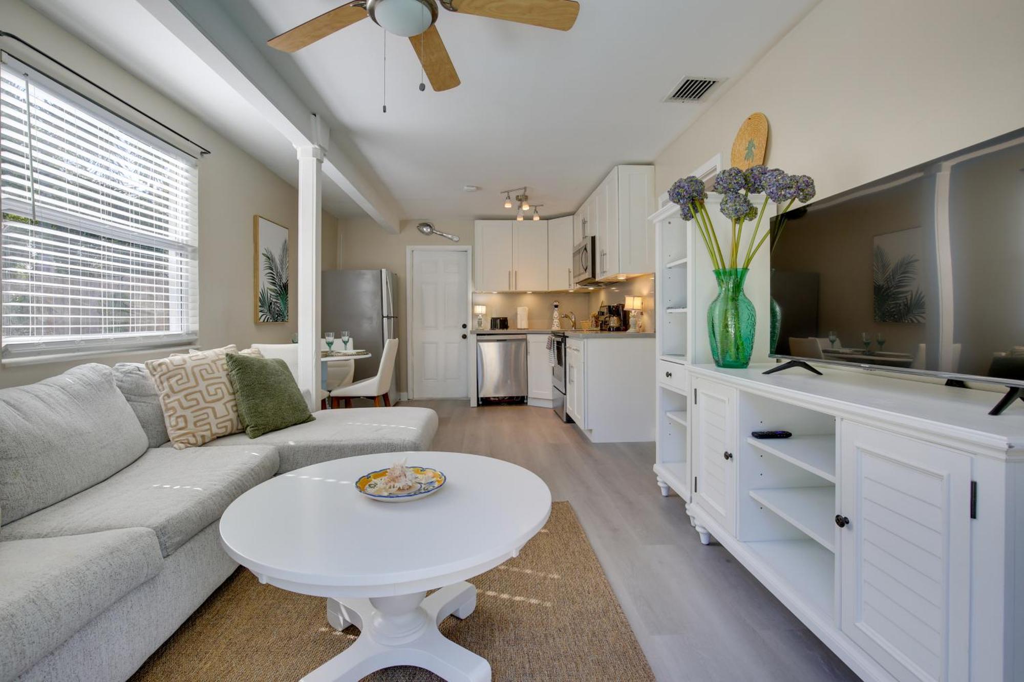 Lauderdale With Pool 3 Mi To Dtwn! Holiday home *