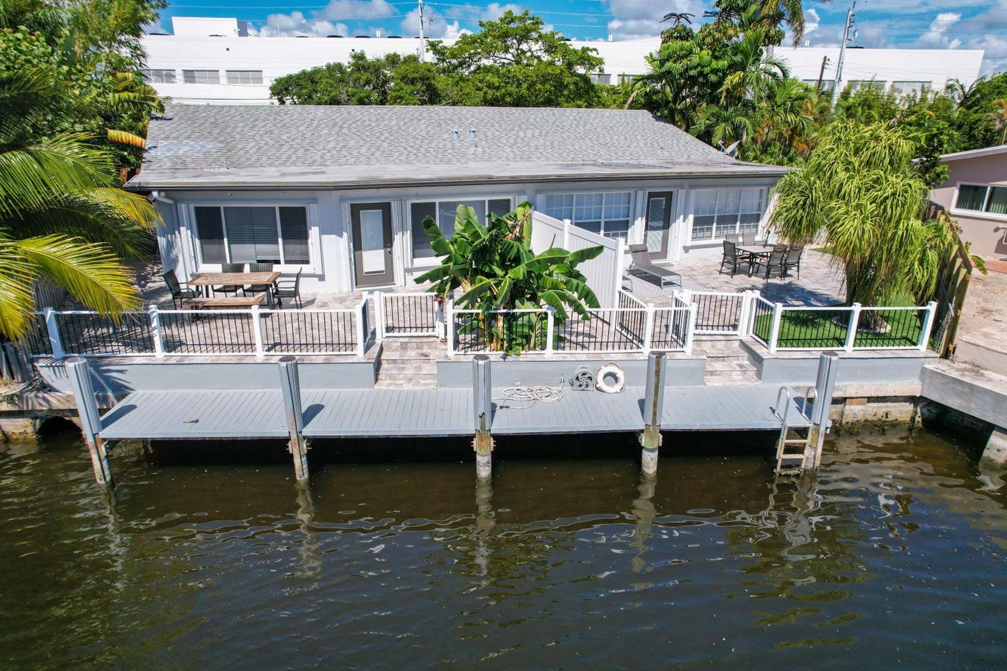 The Waterman's Retreat- 3 Bedroom Waterfront Unit * Fort Lauderdale