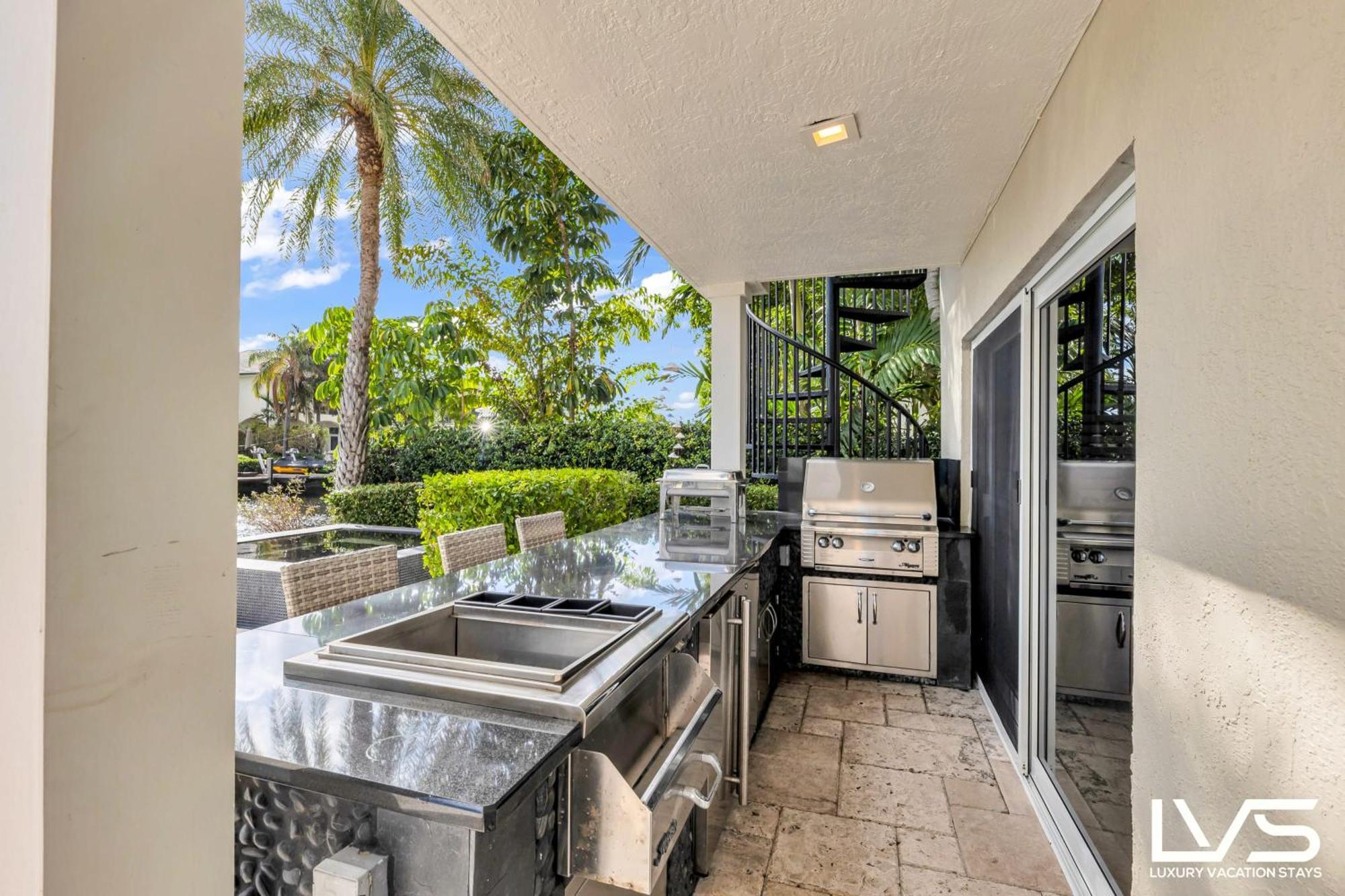 New Royal 80ft Waterfront Wlk2beach Hotpool Kitchenbbq Holiday home Fort Lauderdale