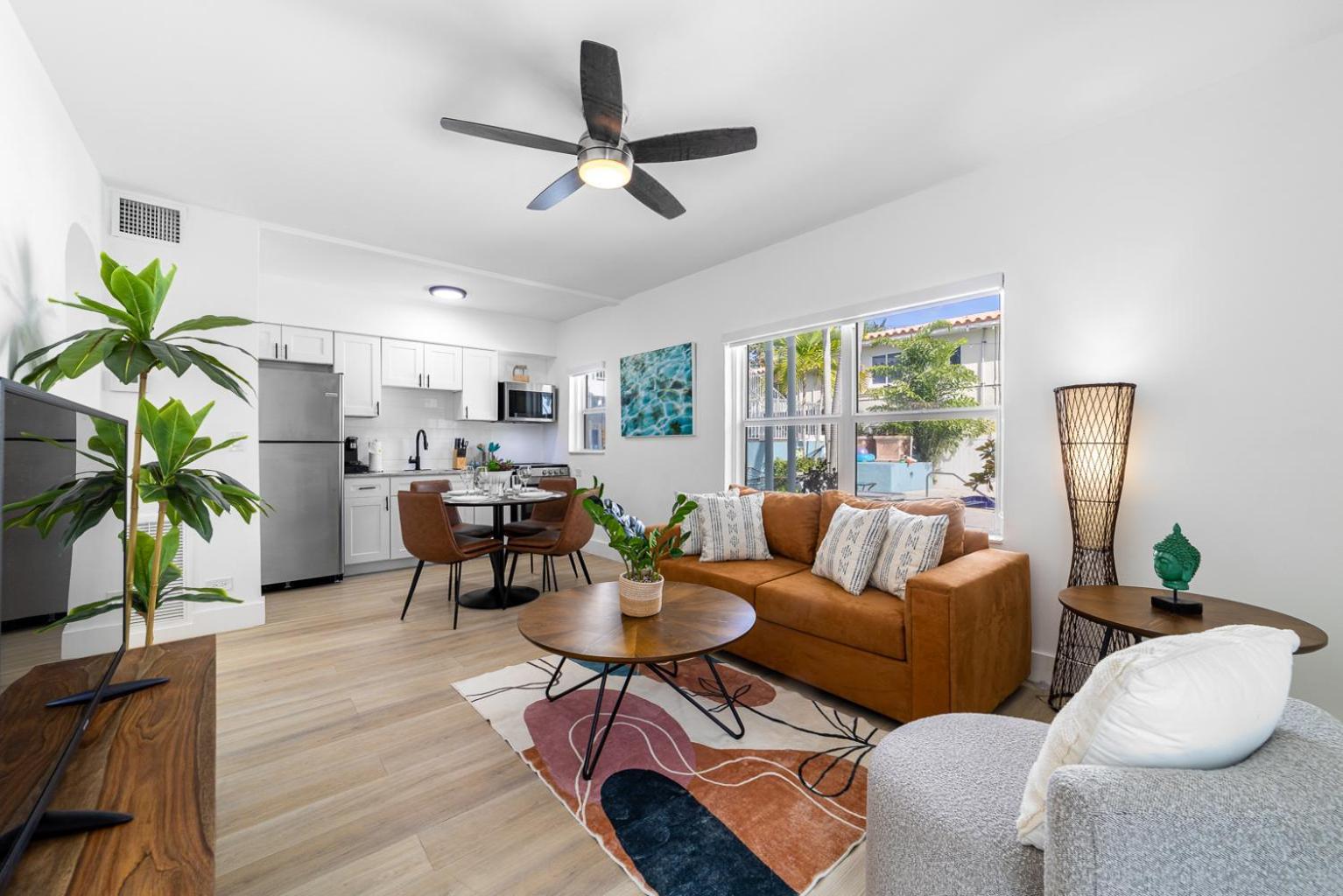 The Blue Parrot Apartment