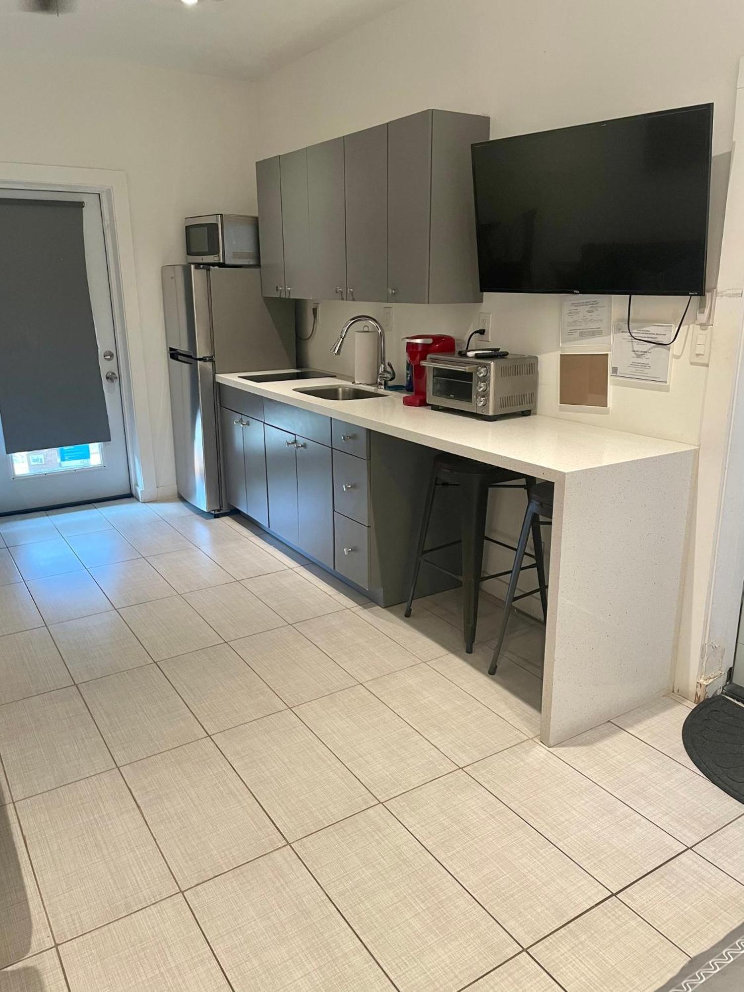 Modern Riverview Apartment
