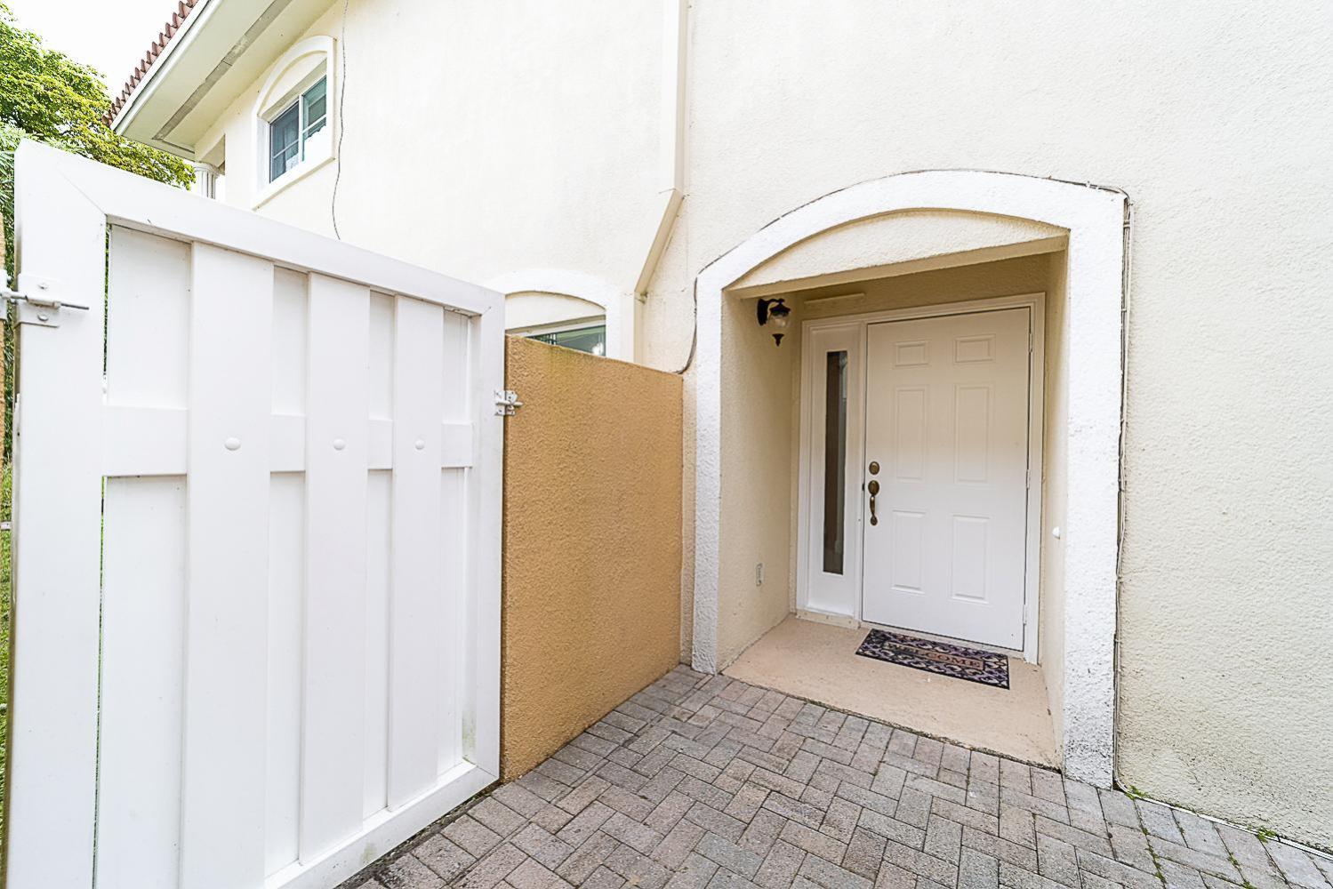 Lakeside 4br/2.5ba Oakland Oasis - 15 Mins To Dt! Fort Lauderdale