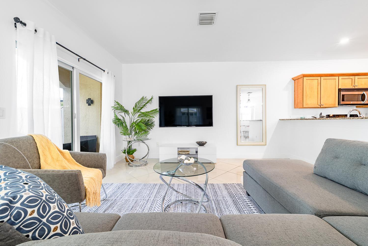 Lakeside 4br/2.5ba Oakland Oasis - 15 Mins To Dt! * Fort Lauderdale