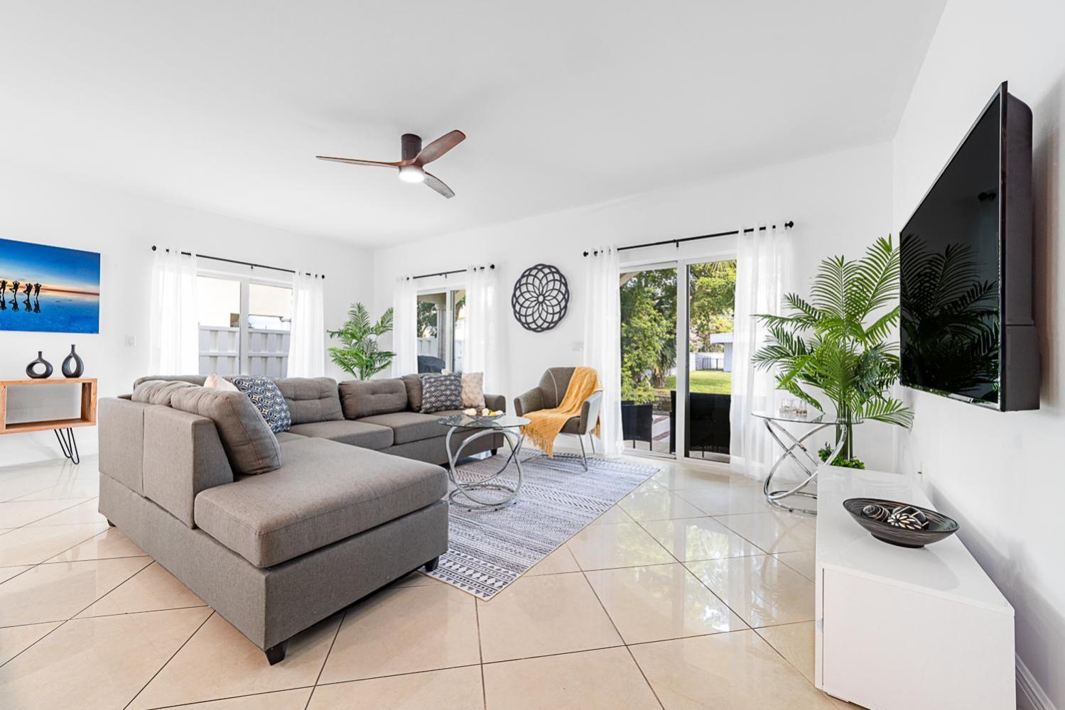 Lakeside 4br/2.5ba Oakland Oasis - 15 Mins To Dt! Villa