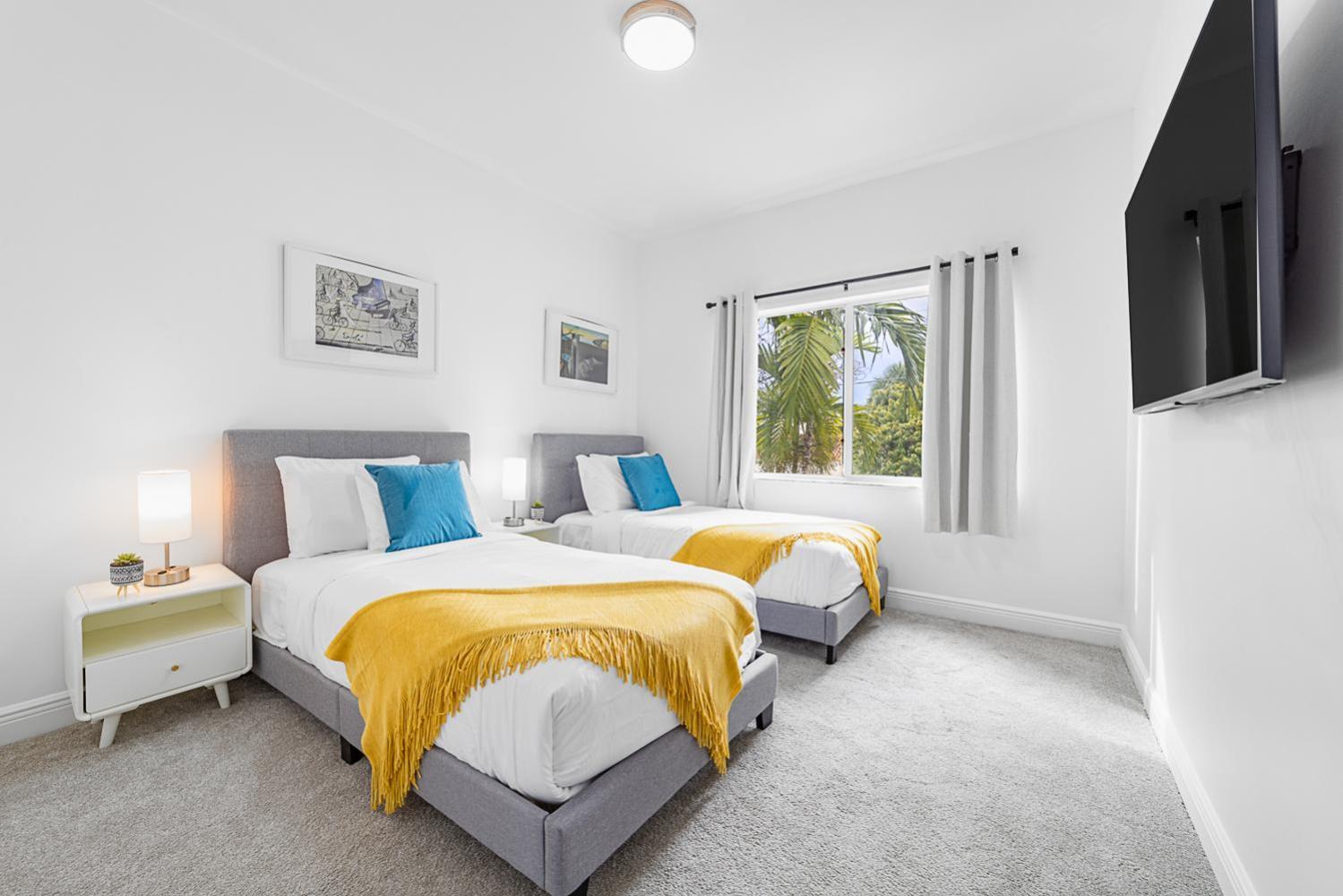 Villa Lakeside 4br/2.5ba Oakland Oasis - 15 Mins To Dt! *