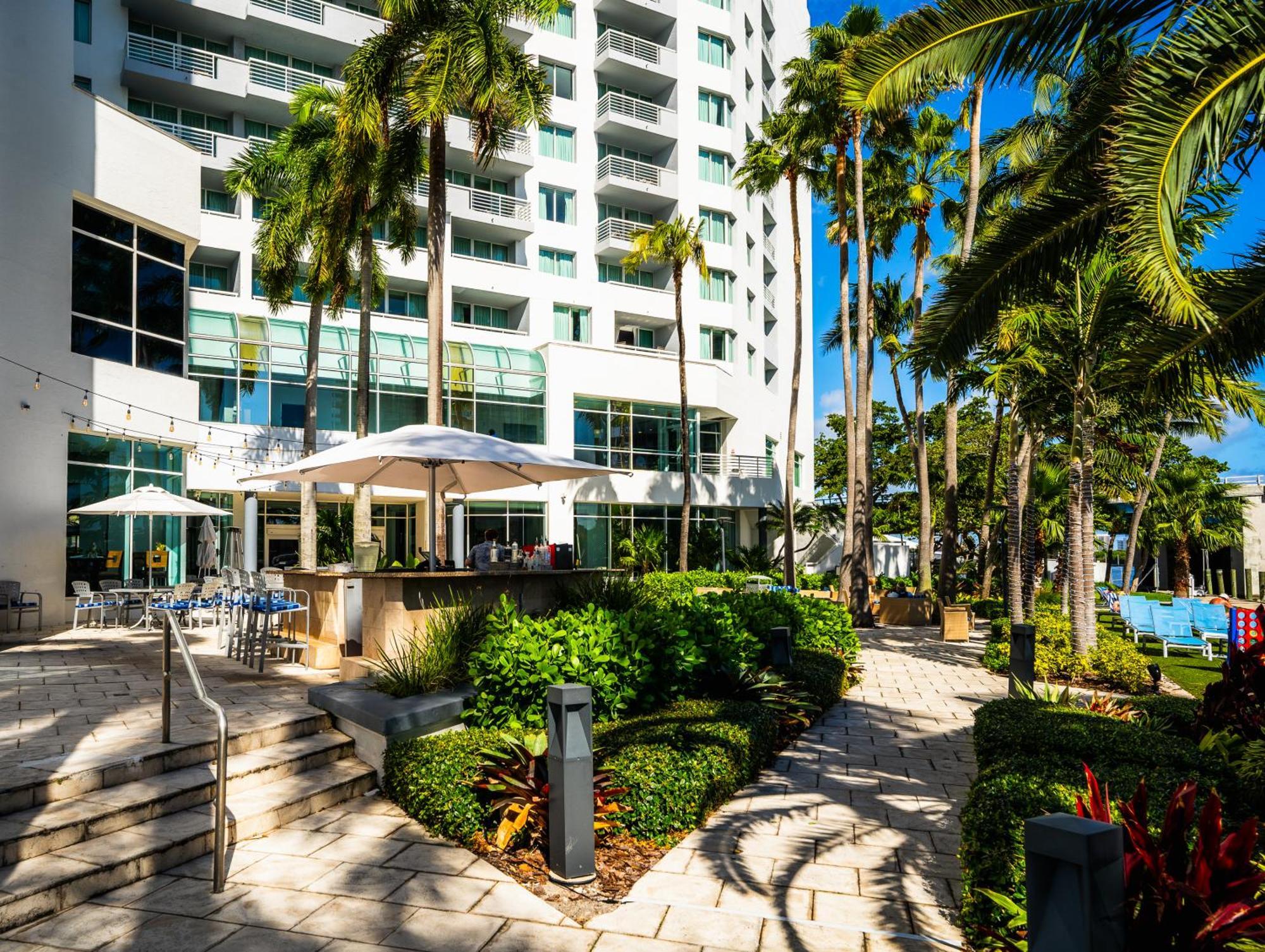Waterview Condo- Spacious 2 Bedroom - - Steps To Aparthotel Fort Lauderdale