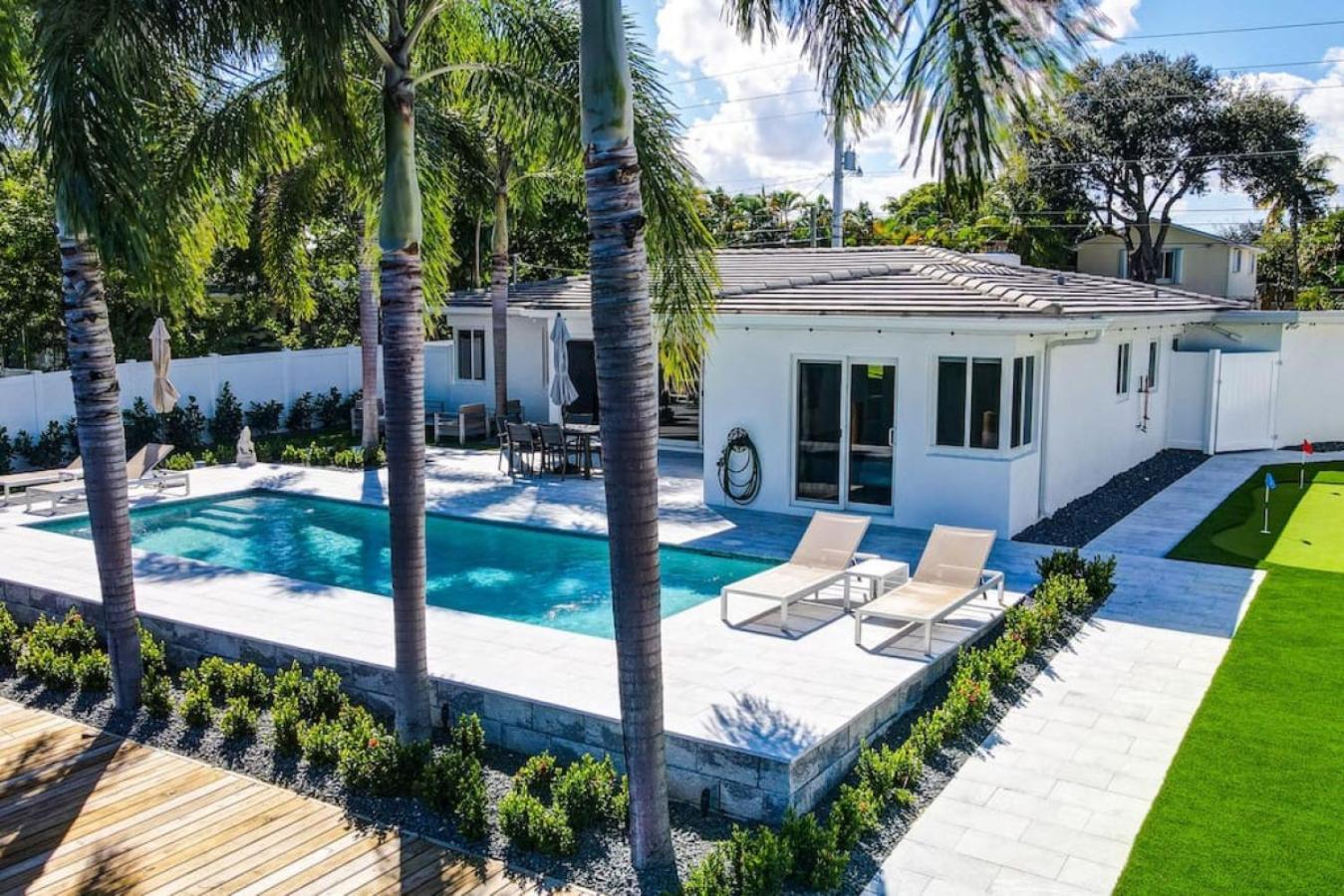 Lakefront Family Fun With Private Dock 3br 2b Holiday home Fort Lauderdale