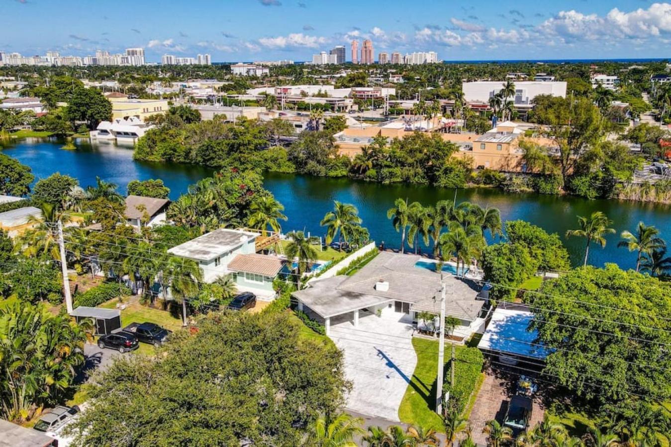 Holiday home Lakefront Family Fun With Private Dock 3br 2b *
