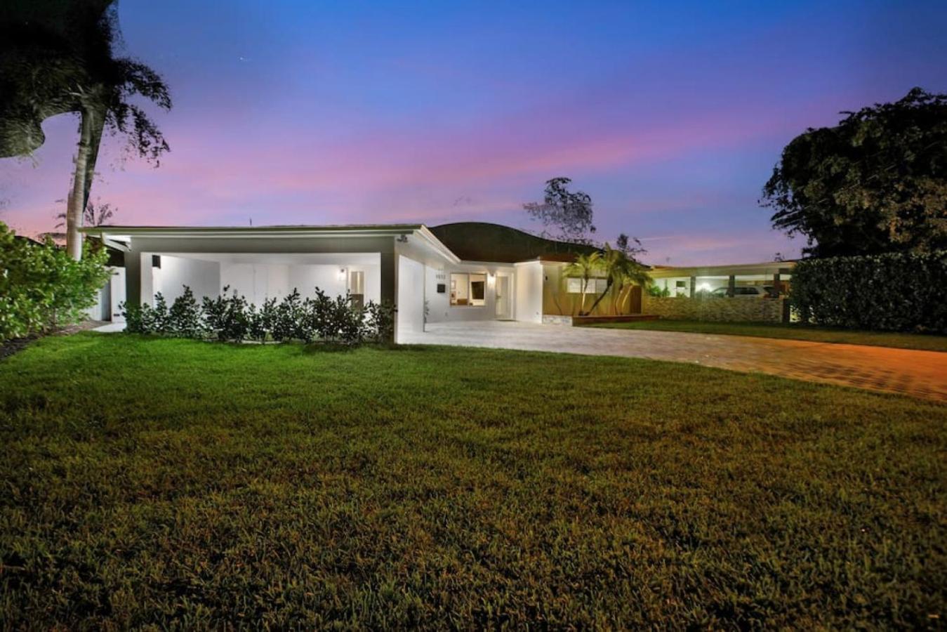 Lakefront Family Fun With Private Dock 3br 2b * Fort Lauderdale