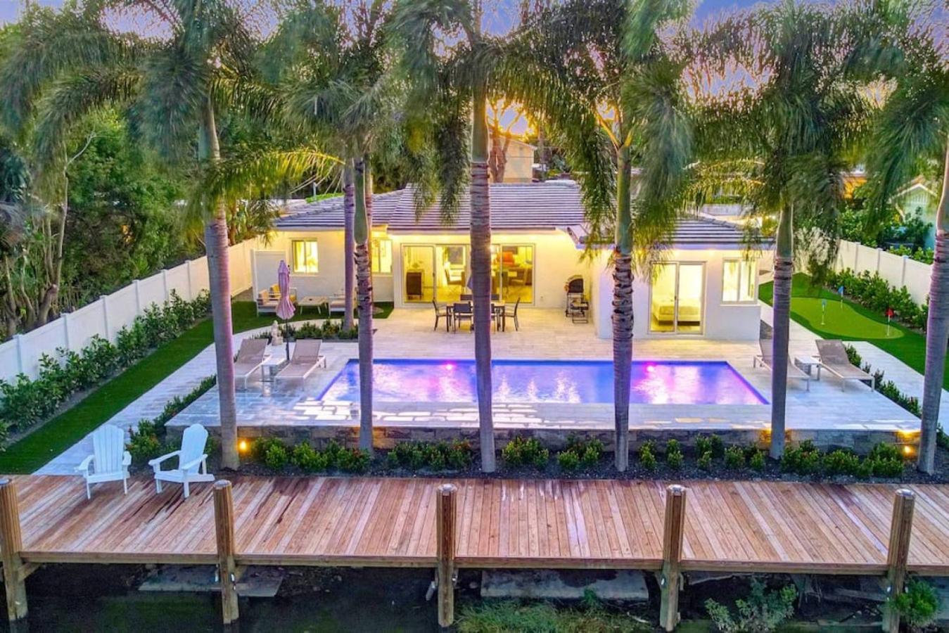Holiday home Lakefront Family Fun With Private Dock 3br 2b