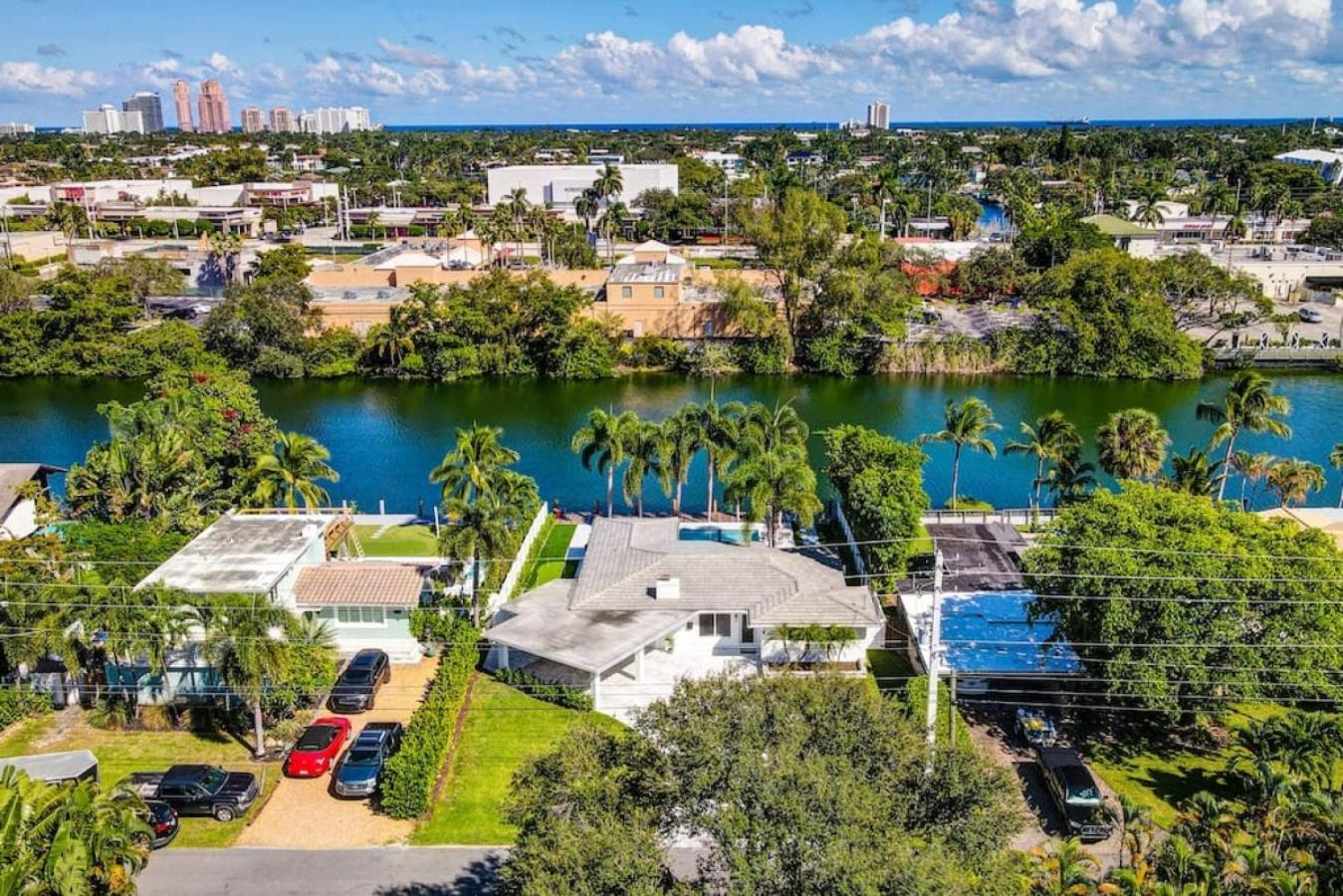 Lakefront Family Fun With Private Dock 3br 2b Fort Lauderdale