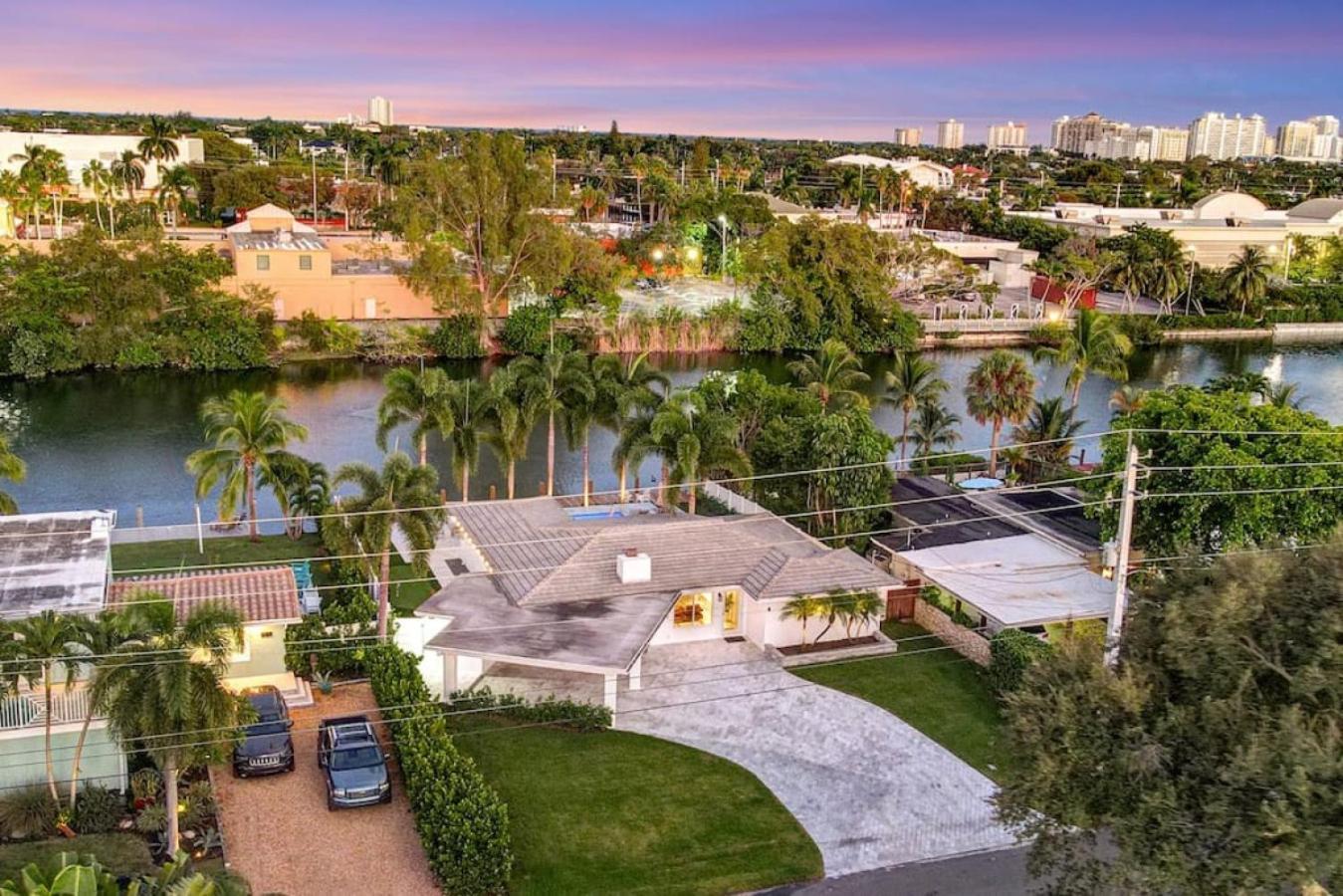 Holiday home Lakefront Family Fun With Private Dock 3br 2b Fort Lauderdale