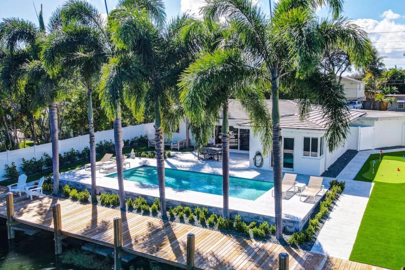 Holiday home Lakefront Family Fun With Private Dock 3br 2b
