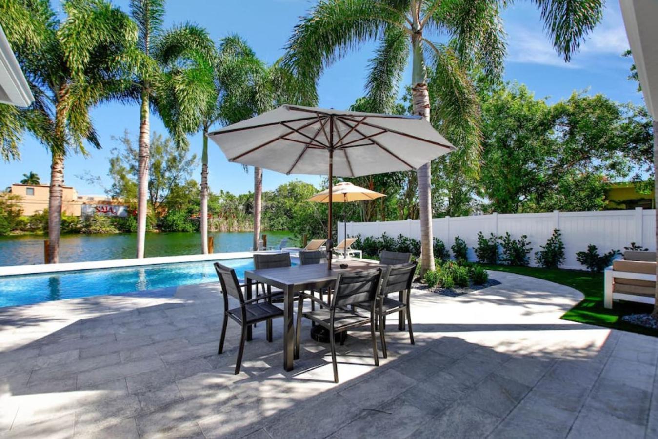 Lakefront Family Fun With Private Dock 3br 2b * Fort Lauderdale