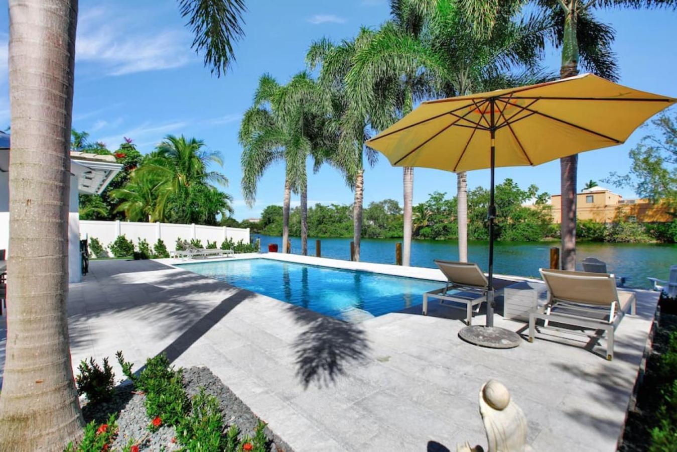 Lakefront Family Fun With Private Dock 3br 2b Fort Lauderdale