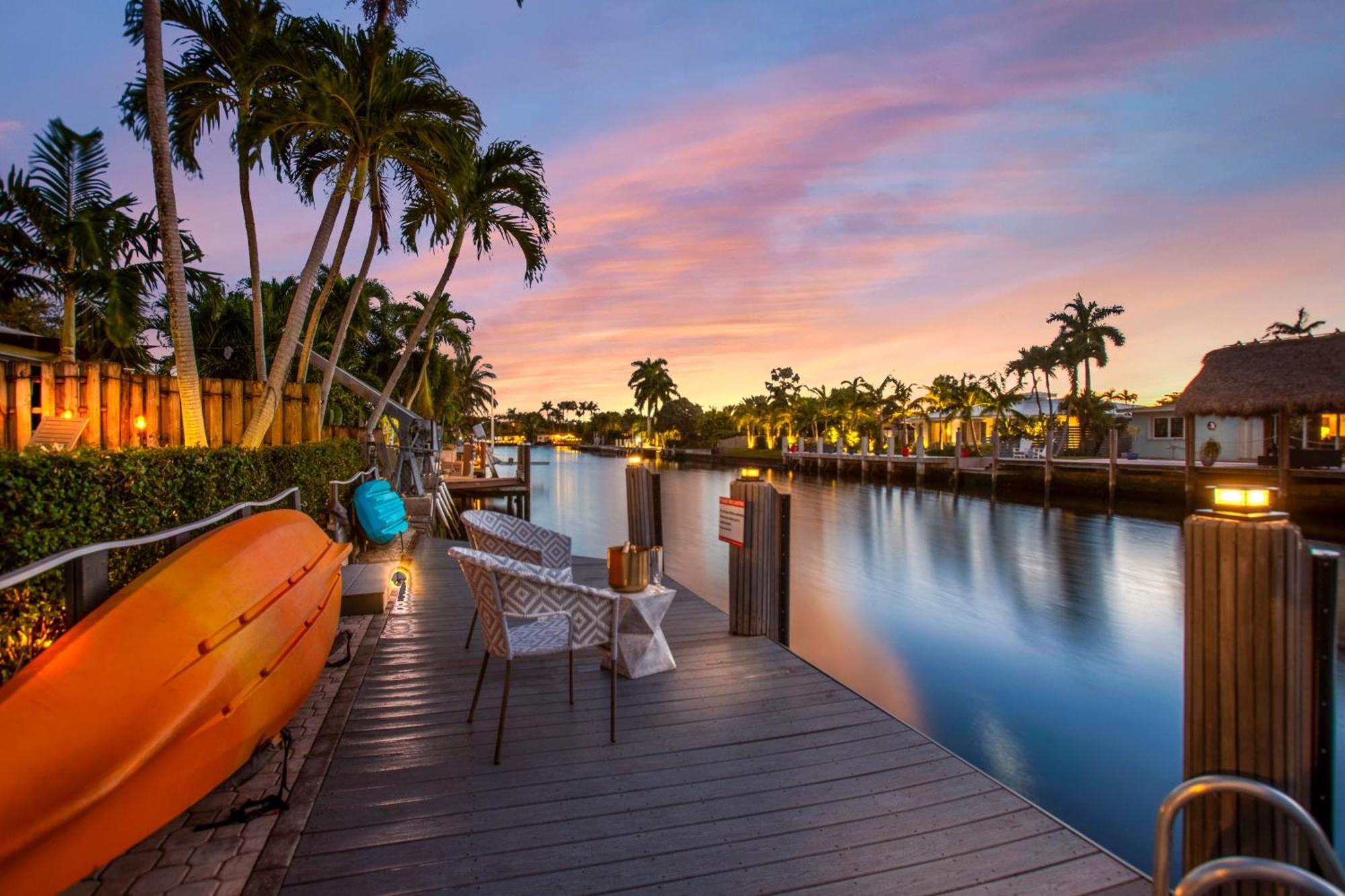 Villa Paradise Lux Waterfrnt Villa/ W Boat & Jet Rtl
