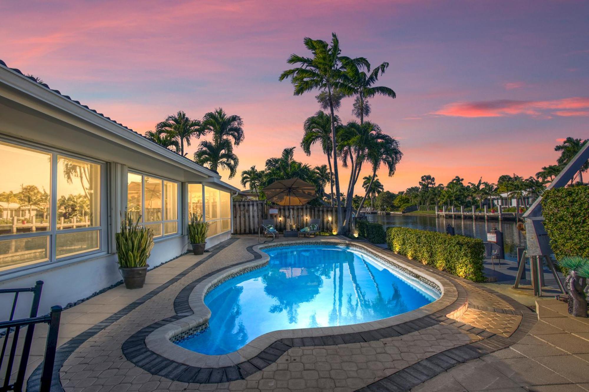 Paradise Lux Waterfrnt Villa/ W Boat & Jet Rtl