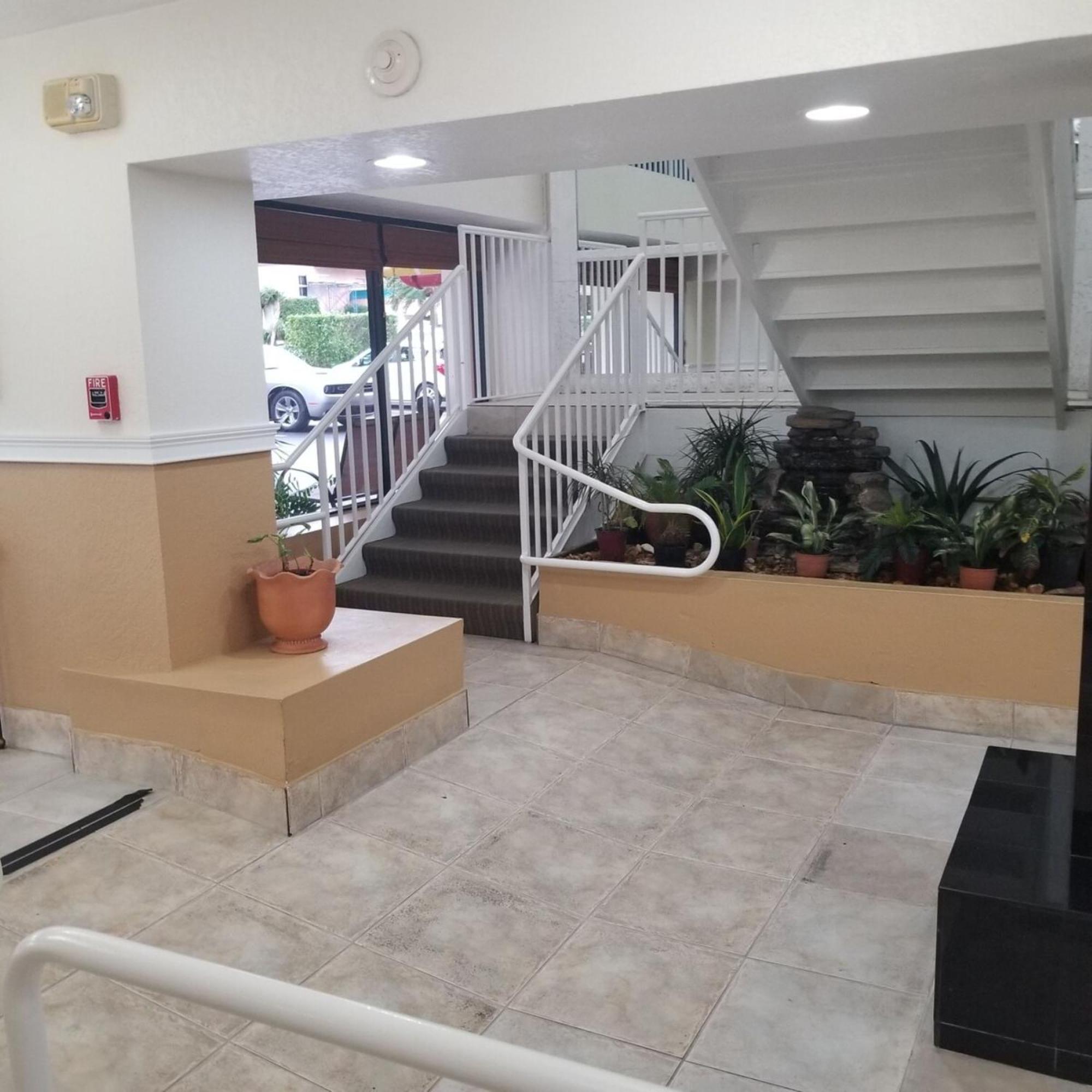 Lauderdale By Vacatia Apartment *
