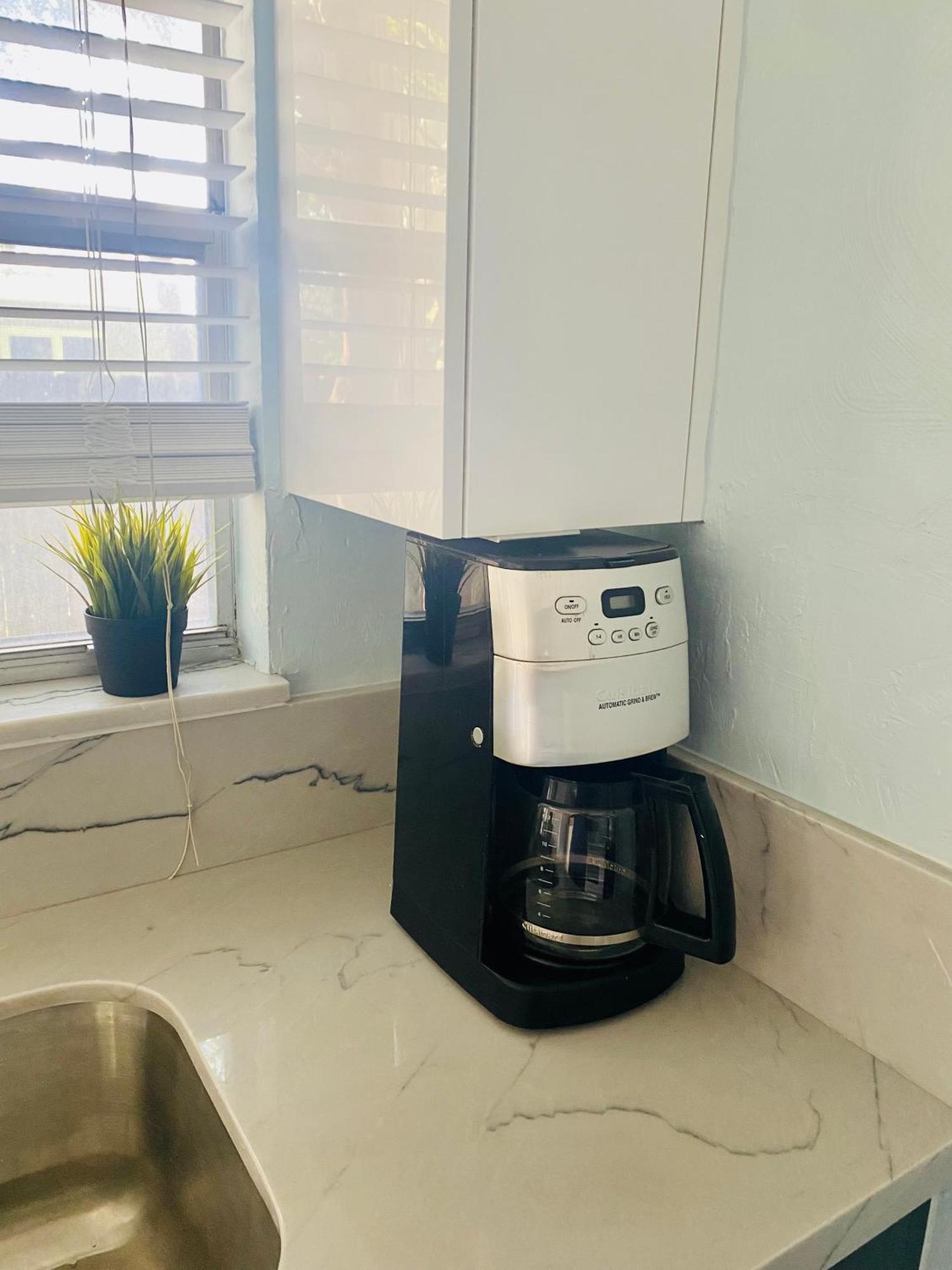 One Bedroom Apt With Private Patio Near Beach