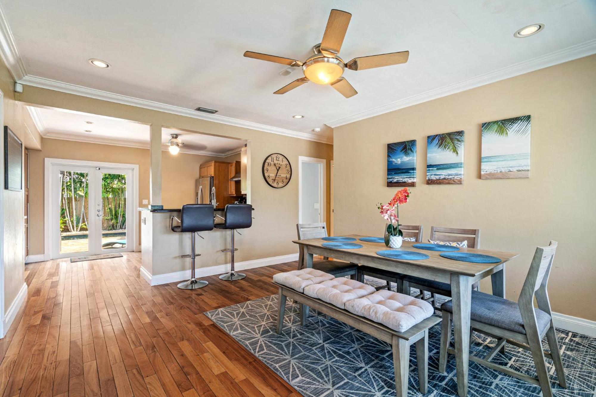 Holiday home Olas Oasis: Heated Salt Water Pool Retreat *