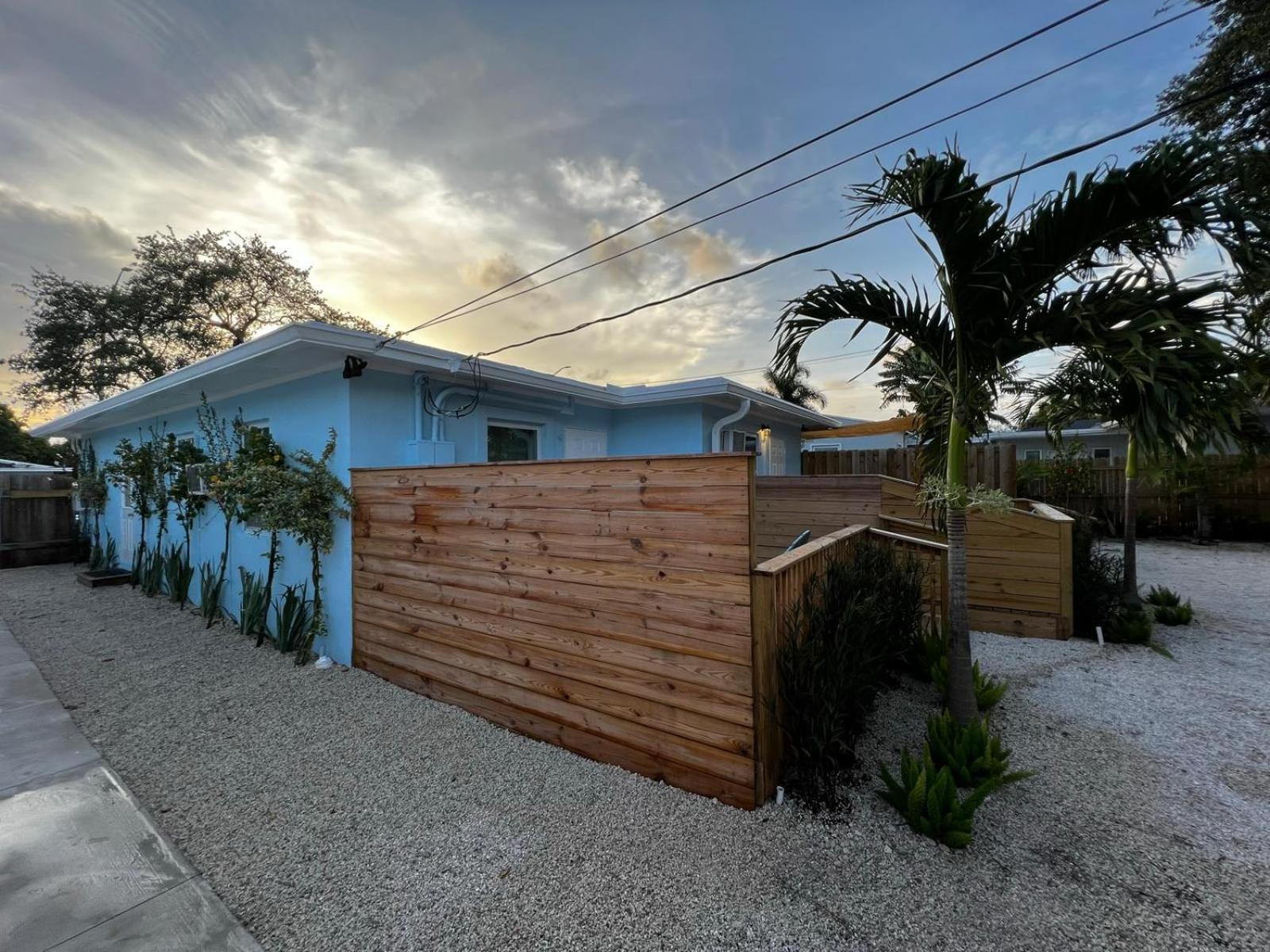 Sandy Shore *5 Min To Beach* Apartment
