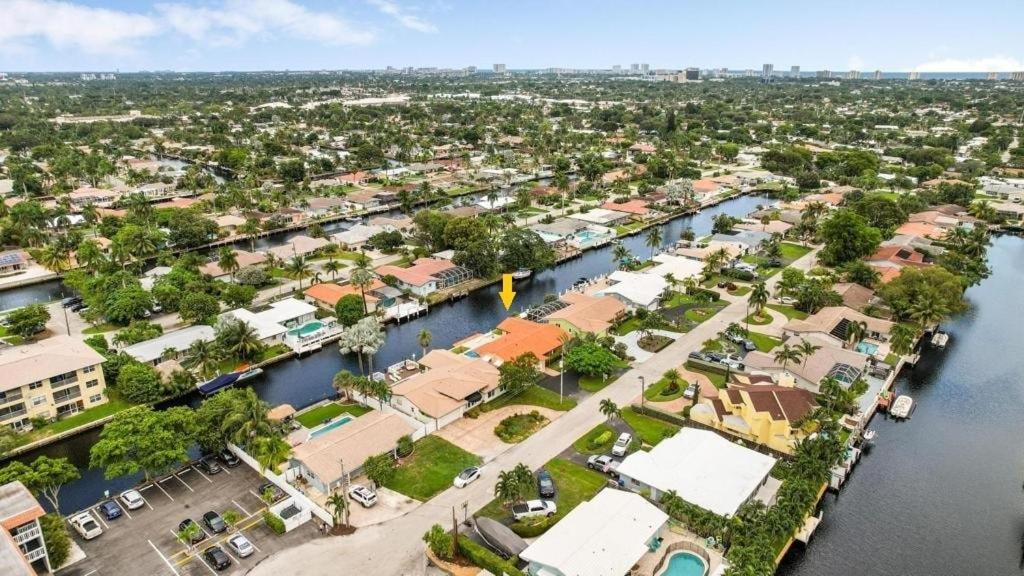 4bd Games Pool Dock Lauderdale Holiday home *