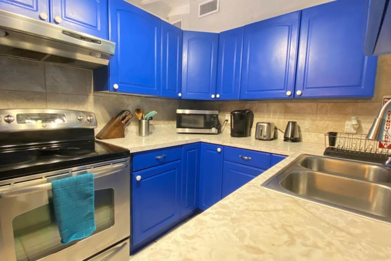 Great Location Pool W Pool Table 5br Holiday home