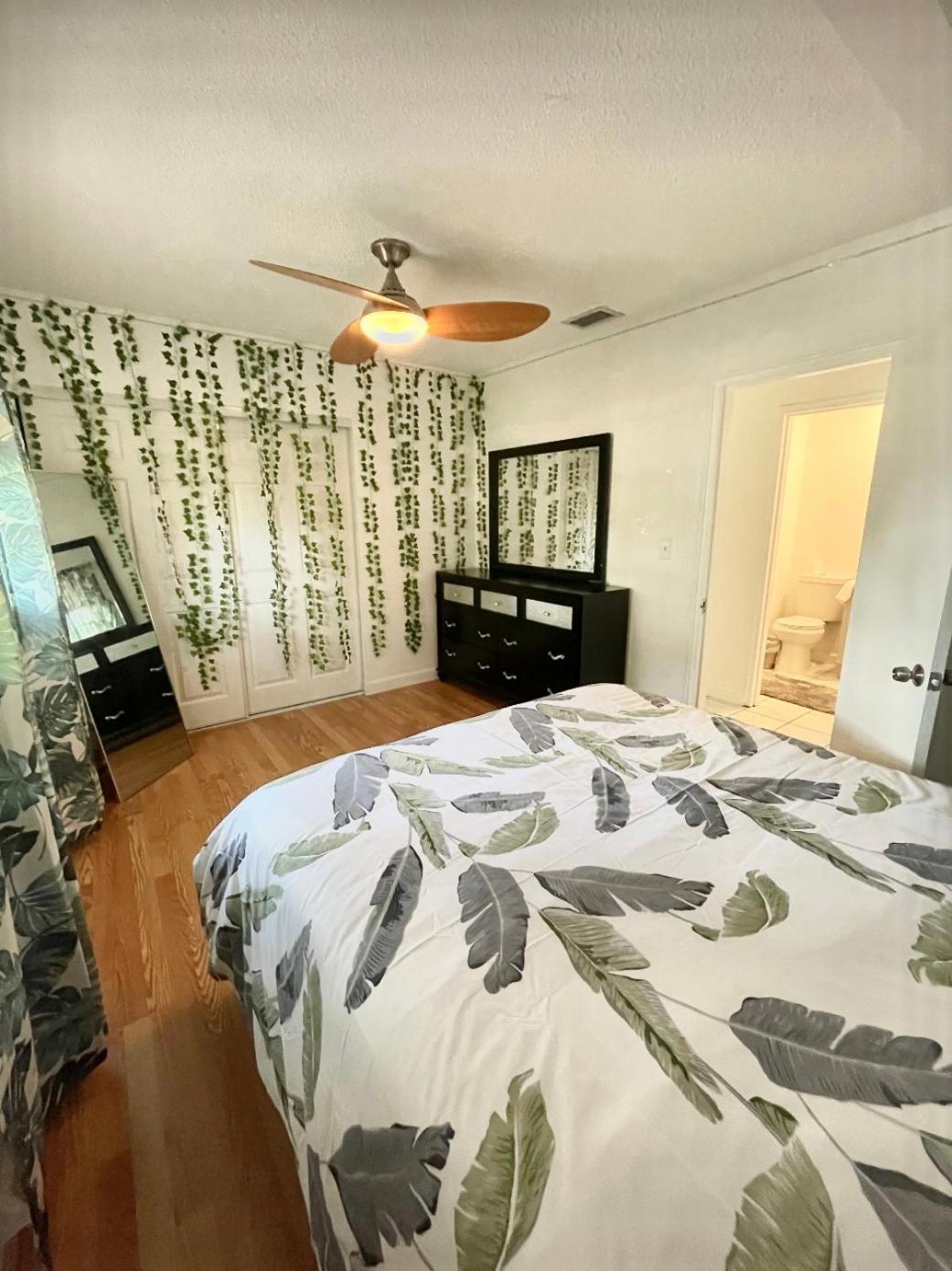 Apartment Modern Close To Downtown And The Airport *