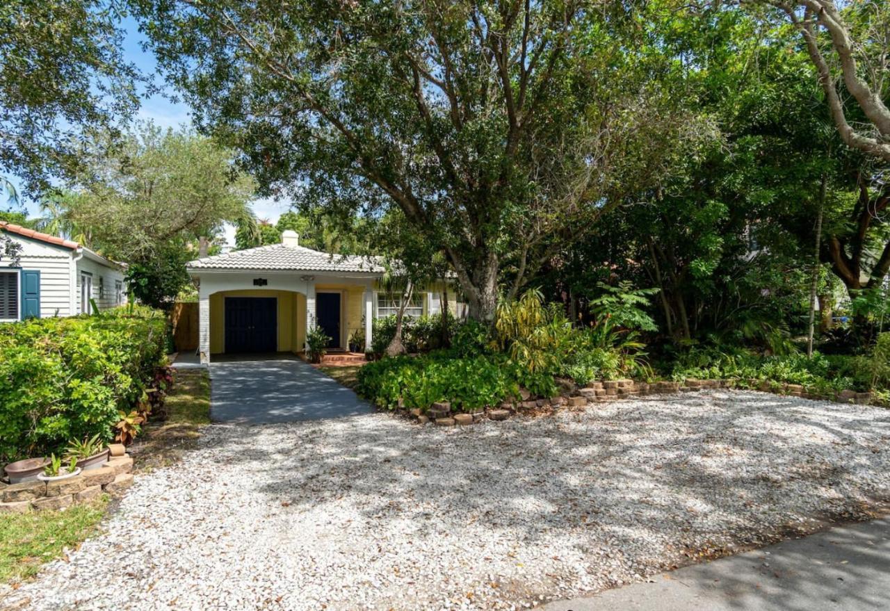 Family 2br Heated Pool, Victoria Park *